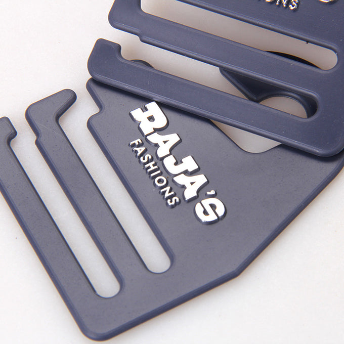 Personalized Label Non Slip Plastic Tie Hangers With Silver Logo Embossed